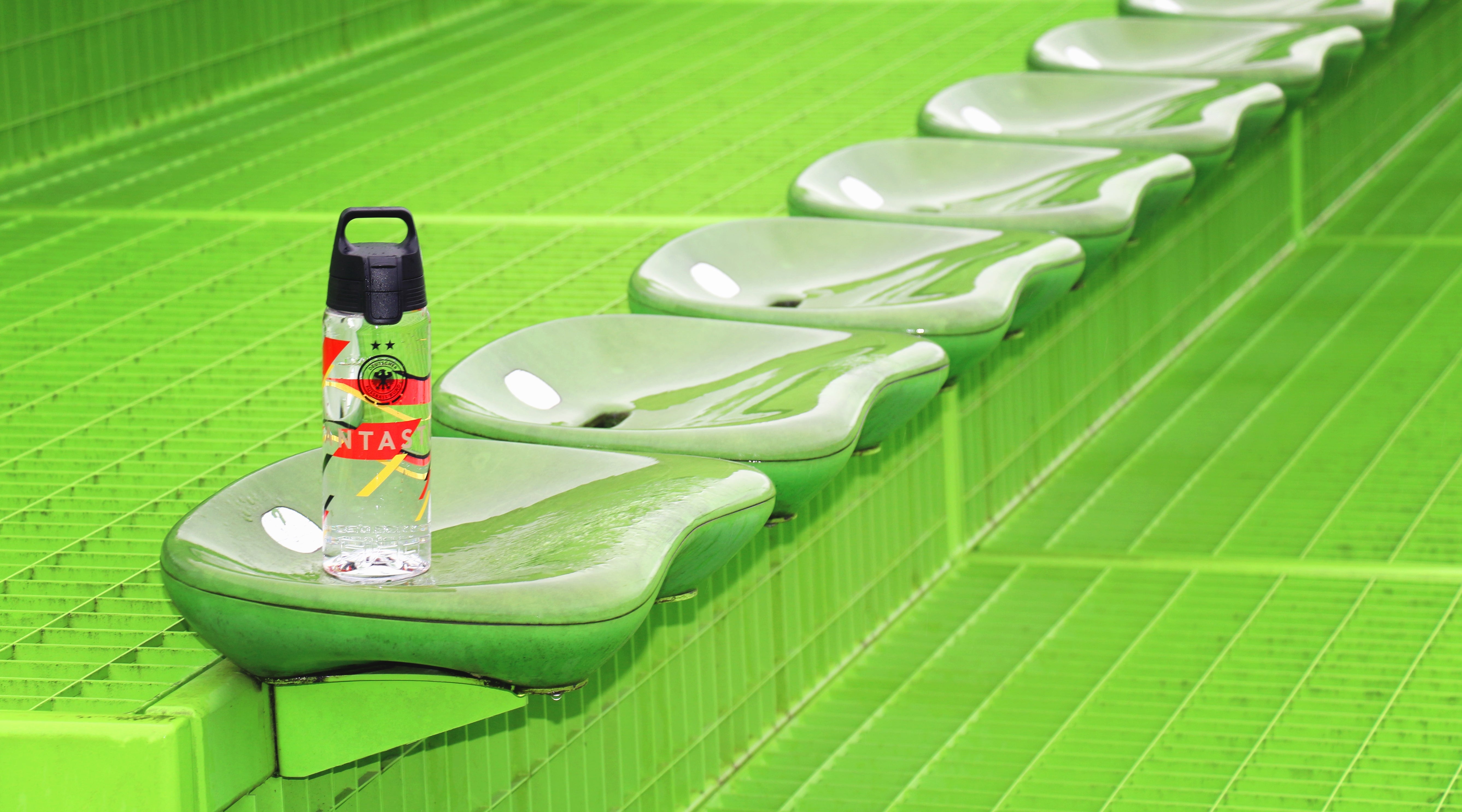 sigg-total-color-dfb-fantastic-0-6-l-botella-de-aluminio-ligera-de-la-selecci-n- image 3