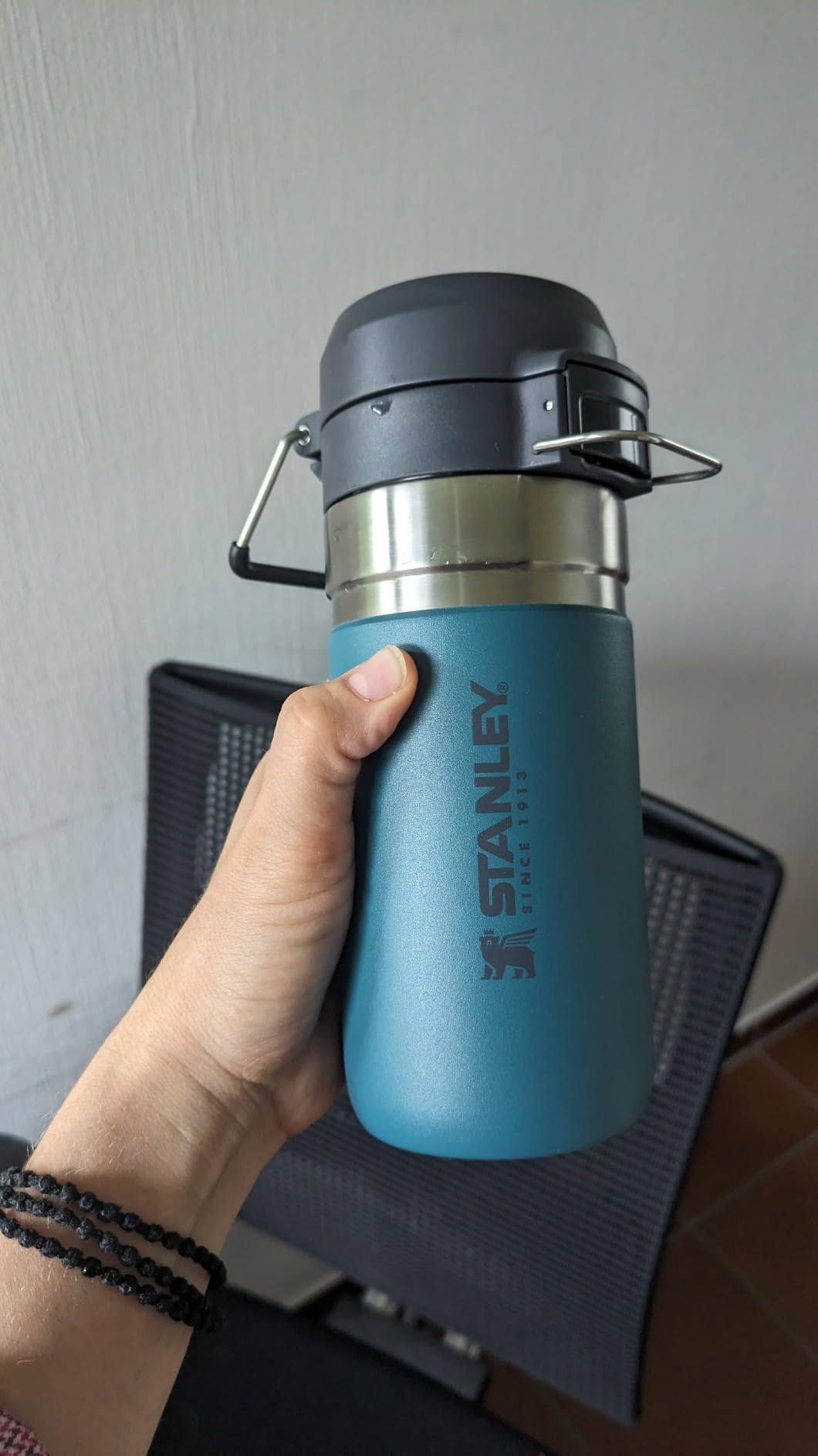 Buena botella pero la boquilla se ensucia