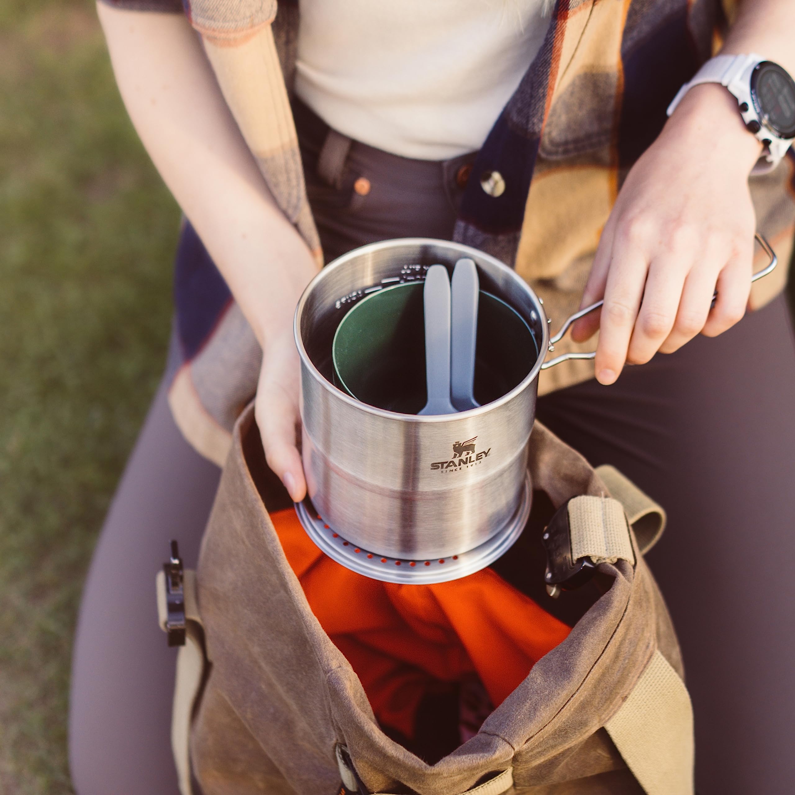 stanley-1913-adventure-set-de-cocina-de-camping-para-dos-1-0l-6-piezas-con-olla- image 5