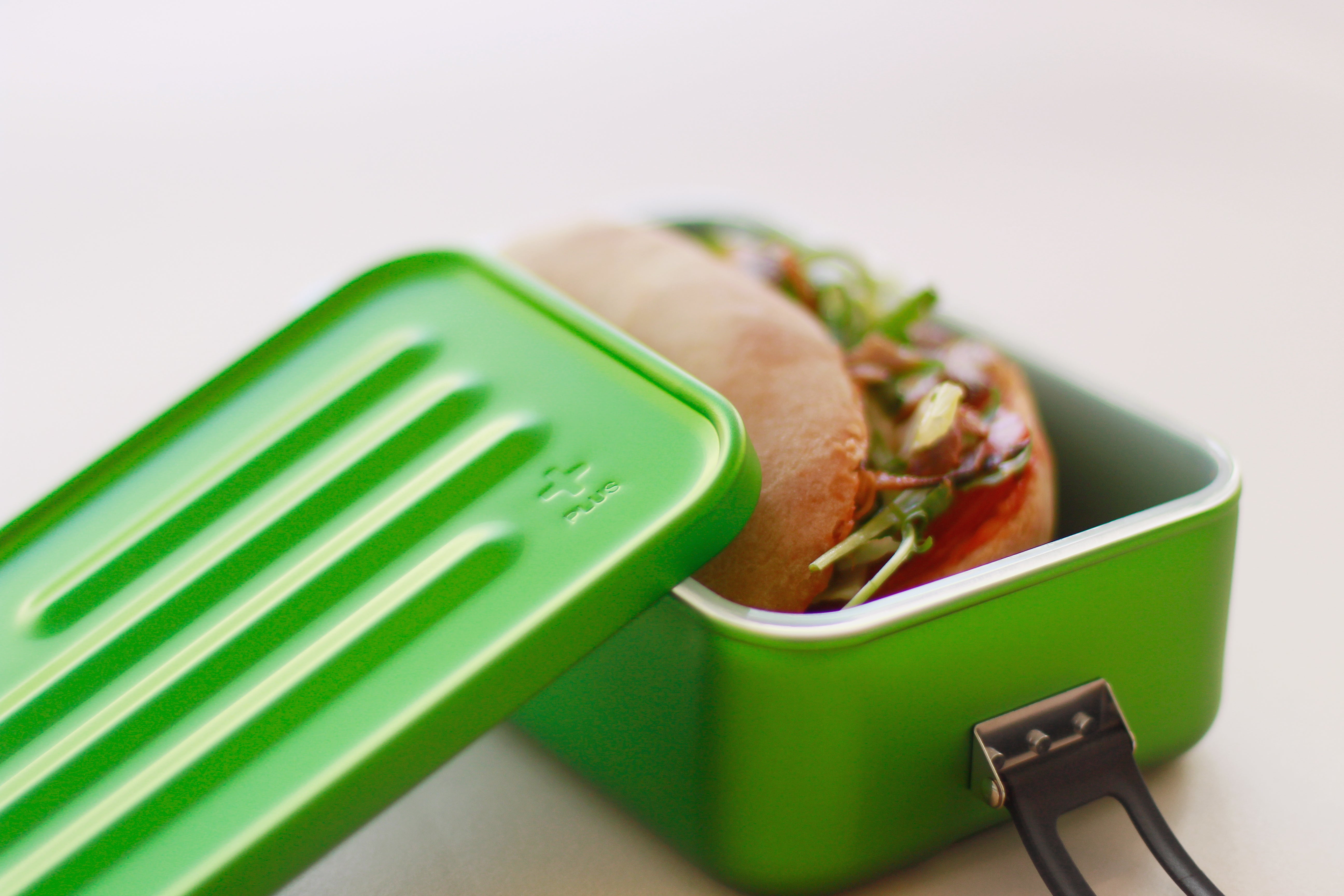 sigg-metal-food-box-caja-de-comida-met-lica-con-inserto-de-pp-extra-ble-para-mic image 2