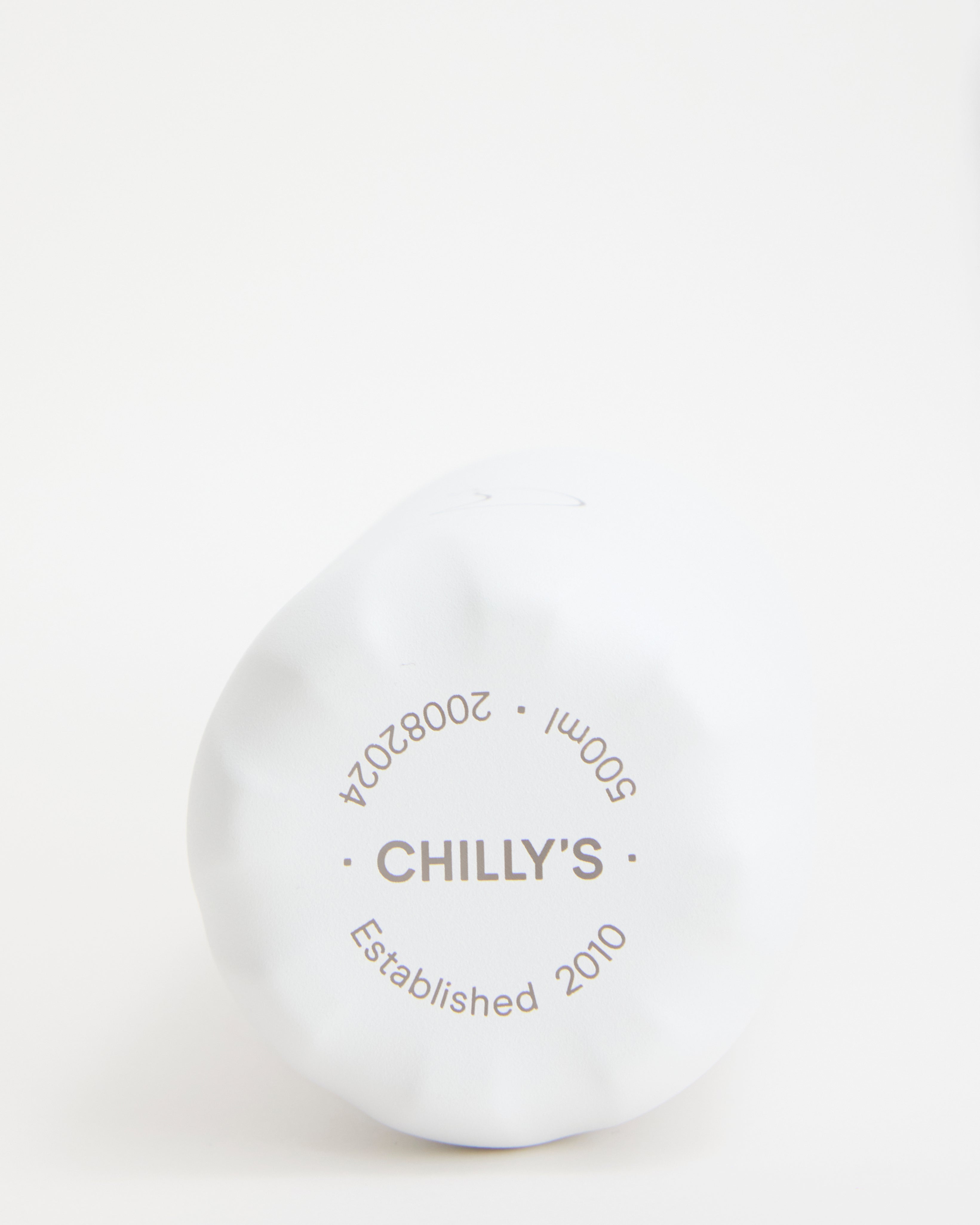 chilly-s-original-monochrome-white-botella-de-agua-reutilizable image 3