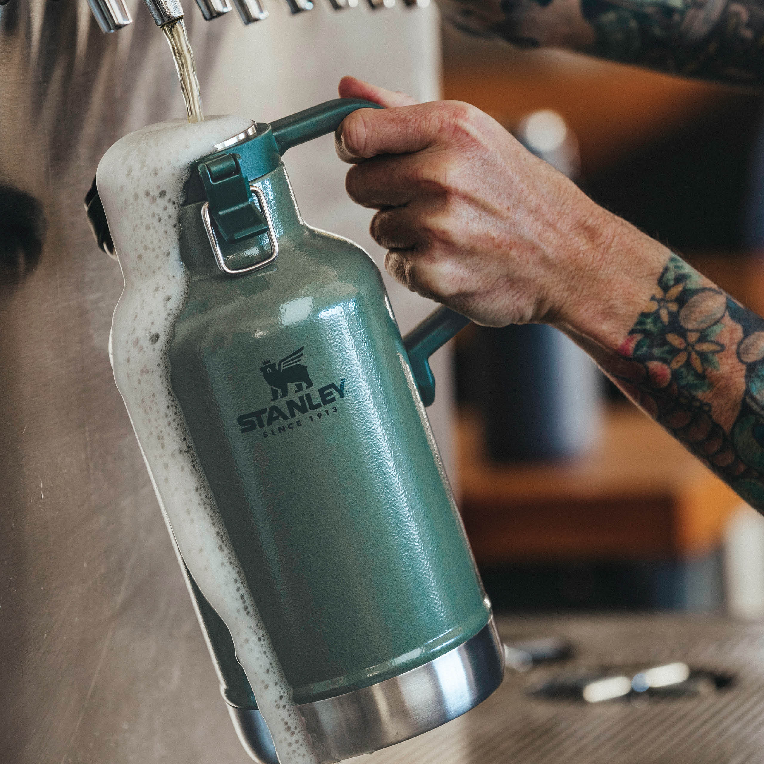 stanley-1913-easy-pour-growler-1-9-l-growler-de-cerveza-de-acero-inoxidable-con- image 7